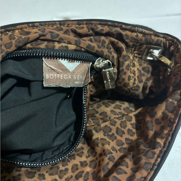 Bottega Venetia black & leopard print shoulder handbag - Picture 9 of 10